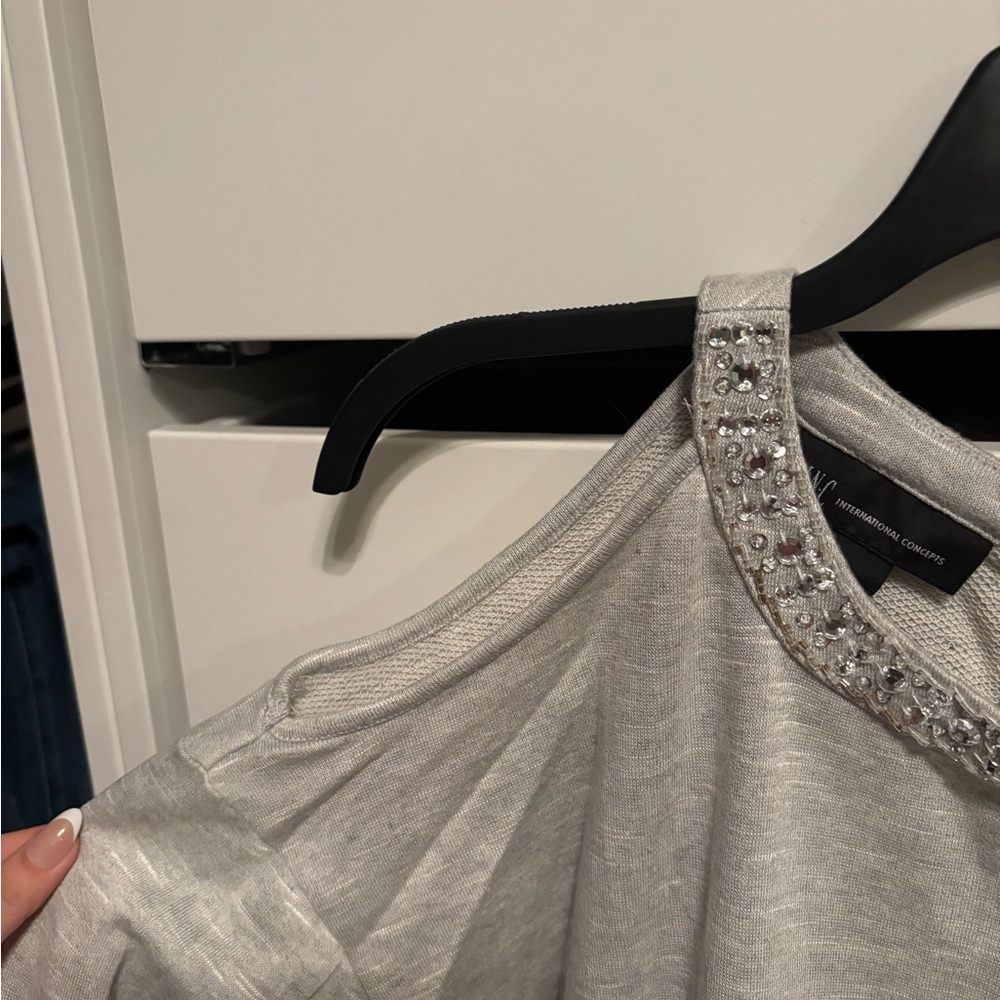 Cold Shoulder Sweater - Picture 3 of 4